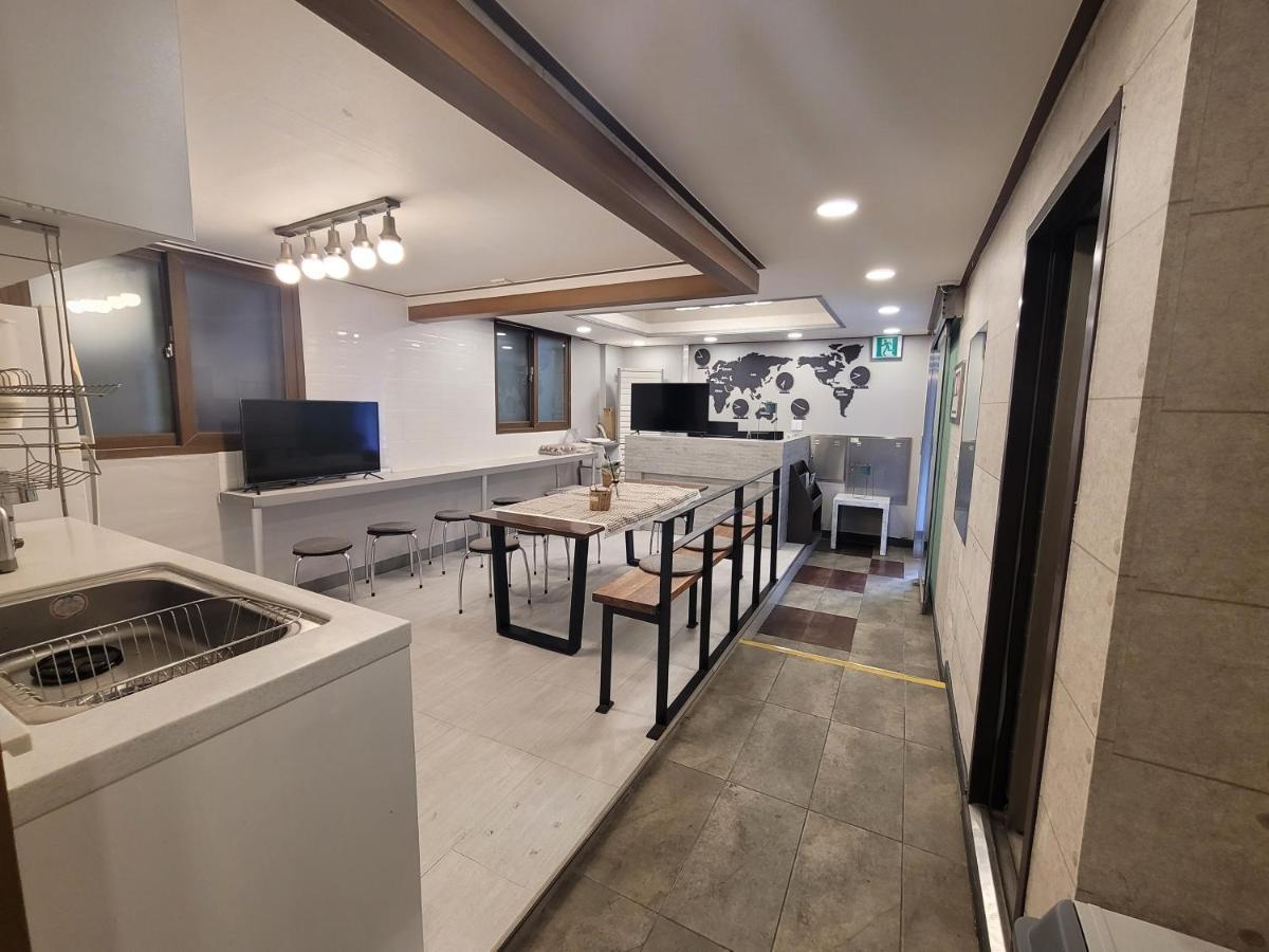 סיאול Olive Hostel Myeongdong מראה חיצוני תמונה