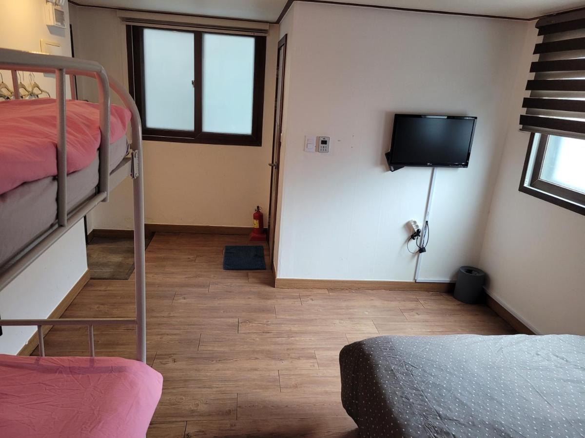 סיאול Olive Hostel Myeongdong מראה חיצוני תמונה