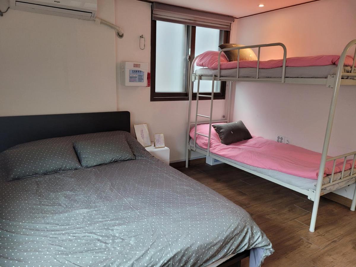 סיאול Olive Hostel Myeongdong מראה חיצוני תמונה