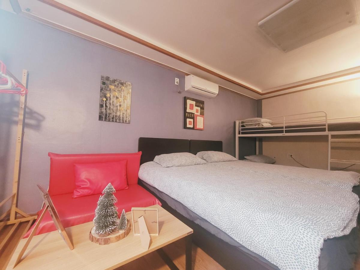 סיאול Olive Hostel Myeongdong מראה חיצוני תמונה